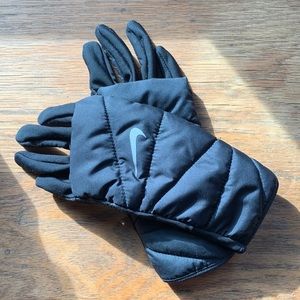 Black Nike gloves